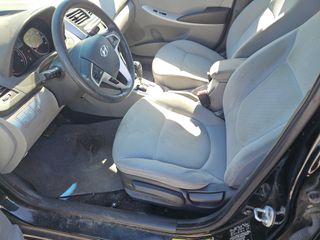 2012 Hyundai Accent SE - Interior Front Seat Image